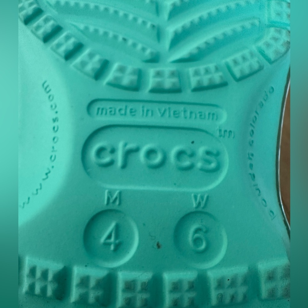 Crocs Unisex Classic Margaritaville Clog. B13 - Picture 8 of 8